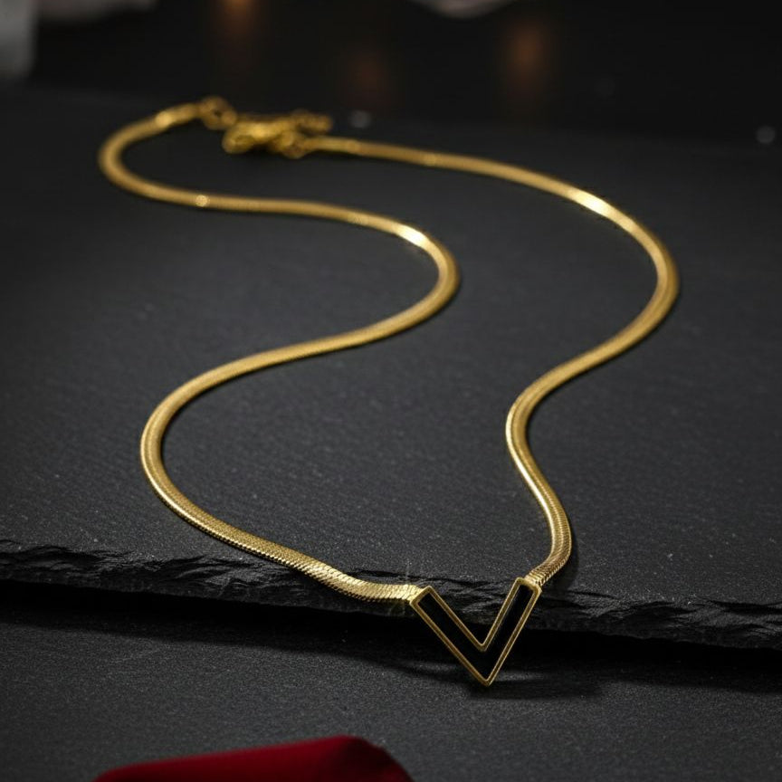 The Sleek Black-V Necklace